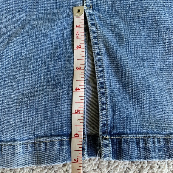 American Eagle Women’s Denim Skirt - Picture 5 of 6